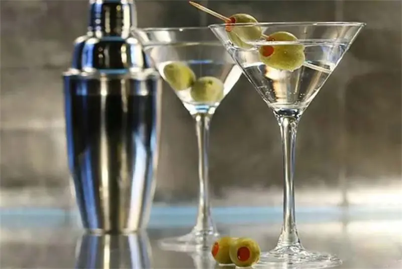 10 common cocktail glasses1.jpg