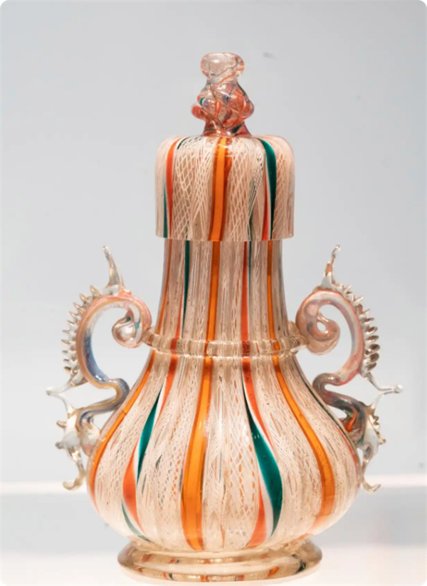 Chinese glass originated58.jpg