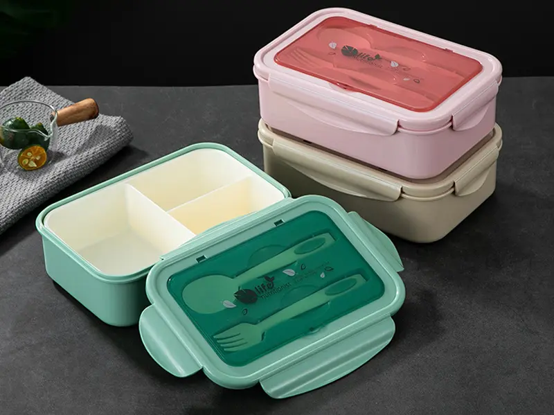 Is glass or plastic better for microwave lunch boxes?